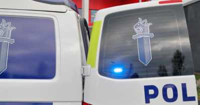 Ajoneuvon toimimaton takavalo kiinnitti huomion – kuljettaja ja matkustaja päätyivät poliisiasemalle