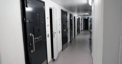 Mies menehtyi poliisivankilassa – kuolemansyytä selvittää toinen poliisiyksikkö