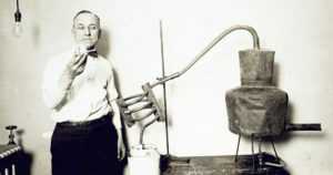 Poliisi huomasi sattumalta pontikankeittovälineet – kirkasta oli ehditty tiputtaa kolme litraa