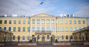 Itsenäisyyspäivää vietetään pilvisessä säässä – etelässä odotettavissa vesi- ja räntäsadetta