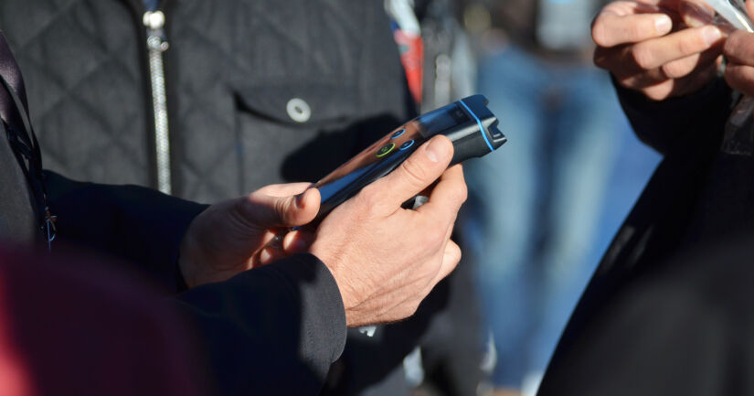 Auton matkustajaa epäillään törkeästä rattijuopumuksesta – tarttui rattiin kesken ajon