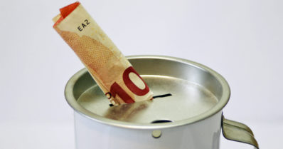 Aggressiiviset kerääjät väittävät toimivansa kuurojen ja vammaisten hyväksi – huijarikerääjät taas liikkeellä kaduilla