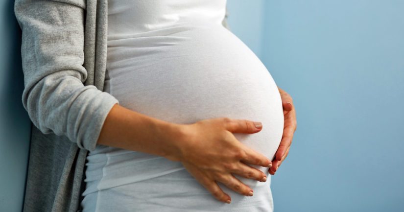 Koronaviruksen deltamuunnoksen aiheuttama tauti voi aiheuttaa raskaana oleville aiempia virusmuunnoksia vaikeampia oireita.