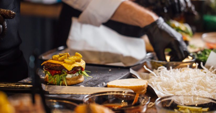 Muun muassa ravintoloihin kohdistuneen valvonnan yhteydessä paljastui 15 ulkomaalaista, jotka työskentelivät ilman lainmukaista lupaa.