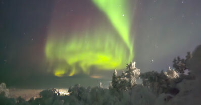 Avaruussää tuo revontulet etelään – voi häiritä myös sähkönsiirtoa, viestintäjärjestelmiä ja navigointia