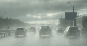 Suomessa mitataan nyt poikkeuksellisen korkeita lämpötiloja – viikon puolivälissä maa jakautuu sään osalta kahtia