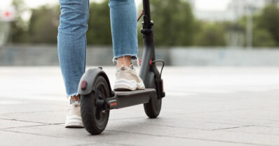 Sähköpotkulaudat aiheuttavat miljoonien hoito- ja sairauskulut – potilasmäärä moninkertaistunut