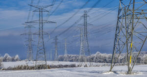 Myrskyn jälkiä korjataan – ilman sähköä oli aamulla jopa 100 000 kotitaloutta