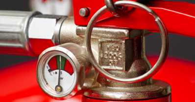 Mies sumutti toista henkilöä jauhesammuttimella – poliisikin sai oman osansa