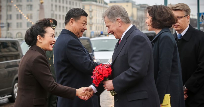 Presidentti Sauli Niinistö ja rouva Jenni Haukio ottivat huhtikuussa 2017 Kiinan presidenttiparin vastaan Helsingissä.