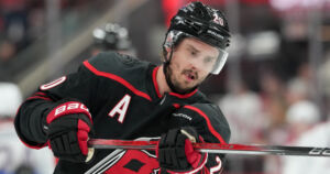 Sebastian Aho pelaa Stanley Cupin finaaleissa – vastustaja kaatui selvin lukemin