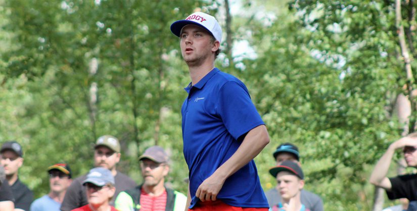 Eveliina Salonen ja Seppo Paju kilpailivat frisbeegolfin Suomen mestareiksi