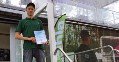 Vai eivät miehet osaa pestä ikkunoita – Simo on uusi maailmanmestari