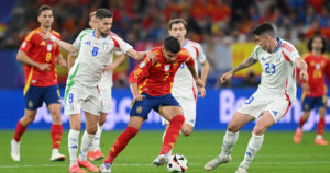 Espanja jo jatkossa – joukkue voimansa tunnossa