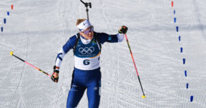 Suvi Minkkinen taisteli olympiapronssia ampumahiihdossa – jälleen puhdas ammunta!