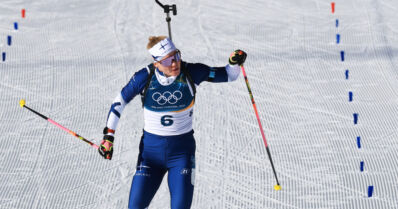 Suvi Minkkinen taisteli olympiapronssia ampumahiihdossa – jälleen puhdas ammunta!