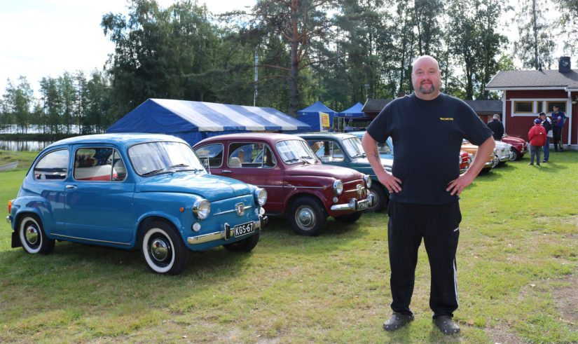 Pompannappikerhon nokkamies Taneli Brandt sai kunnostamansa ajopelin enoltaan perinnöksi. – Auto oli seissyt pitkään, joten alussa oli vain huonot kuoret ja edessä lukematon määrä työtä.
