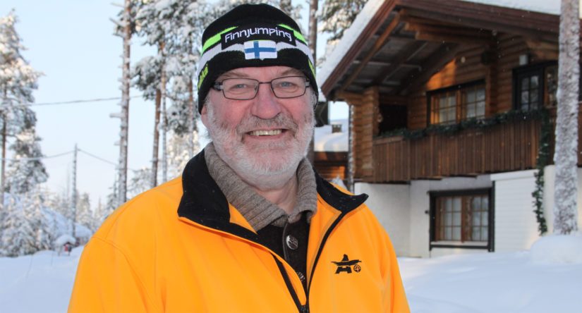 Rakennusmestarina Tapio Räisänen arvostaa vanhan ajan rakennustekniikkaa. – Puu ja kivi ovat minun materiaalini ja nämä näkyvät myös rakentamassani majoituskylässä.