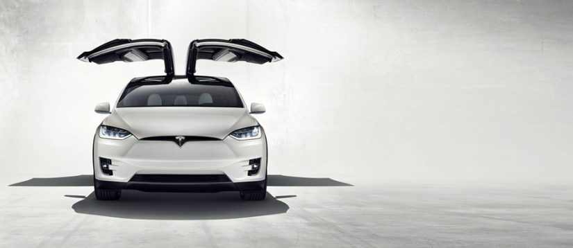 Model Y:hyn tulee myös samantyyppiset haukansiipiovet taakse kuin Model X:ssä.