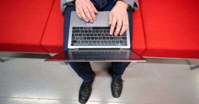 Ostaisitko käytetyn puhelimen? – Kierrätetty elektroniikka on vaikea valinta vastuullisellekin