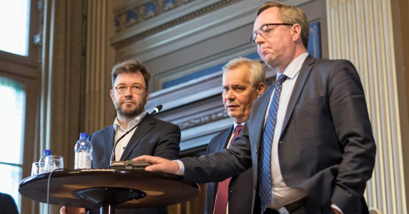 Timo Harakalla on merkittävästi osakkeita, Antti Rinteellä ei ole omaisuutta ja Mika Lintilä omistaa talon Toholammilla ja asunnon Helsingissä.