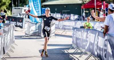 Triathlonin täysmatkan SM-mitaleista kisattiin puuskittaisessa tuulessa – mukana yli 600 kilpailijaa