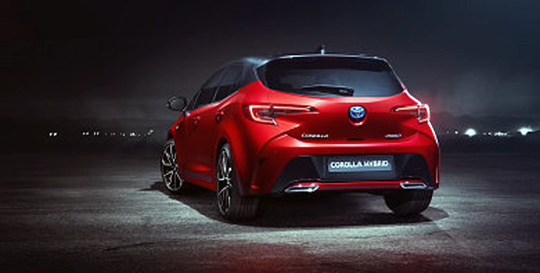 Toyotan uudesta hybridistä ei tullut Auris vaan Corolla.