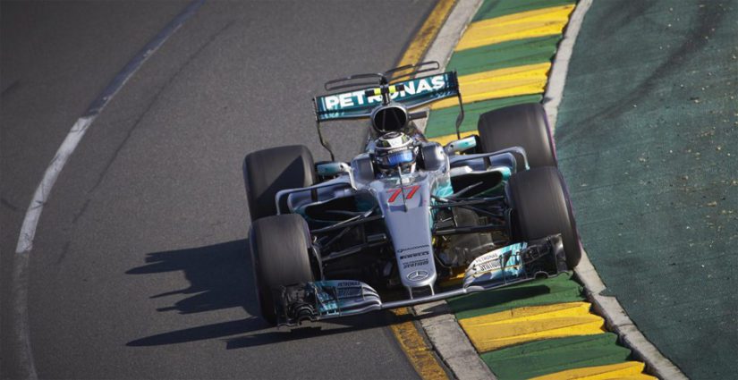 Kolmosruudusta lähtenyt Valtteri Bottas nousi heti lähdön jälkeisissä kurveissa kärkeen ja piti paikkansa loppuun asti.