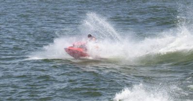 Nuori mies loukkaantui vesijettionnettomuudessa – ”Harvalla riittävät taidot kovassa vauhdissa”