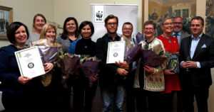 Vedenalaista meriluontoa kuvaava teos voitti WWF:n Vuoden luontokirja -palkinnon