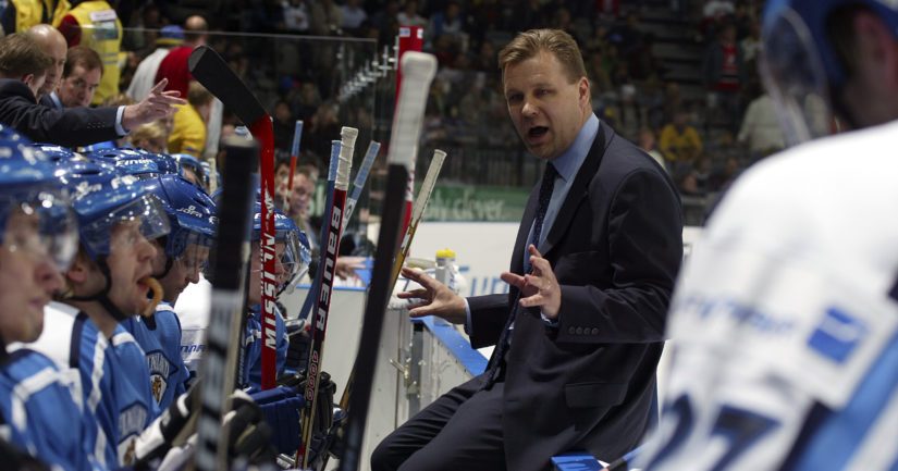 Raimo Summanen valmensi Leijonia 2003-04.