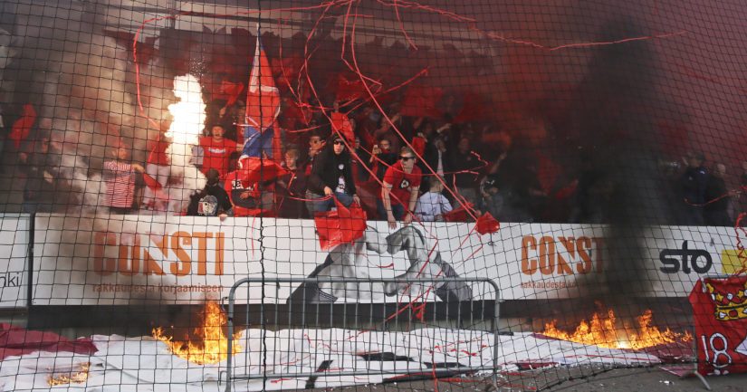 Kuva Matti Raivio/ AOP HIFK:n fanitifo syttyi Stadin derbyssä palamaan